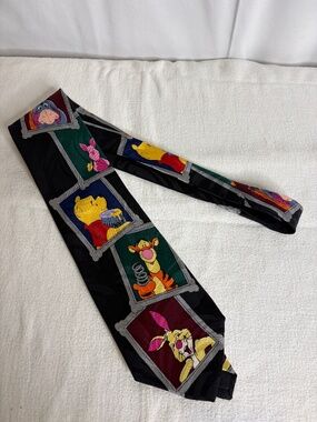 Disney Men's Necktie Winnie The Pooh and Friends Framed 100% Silk Tie Tigger/Pig